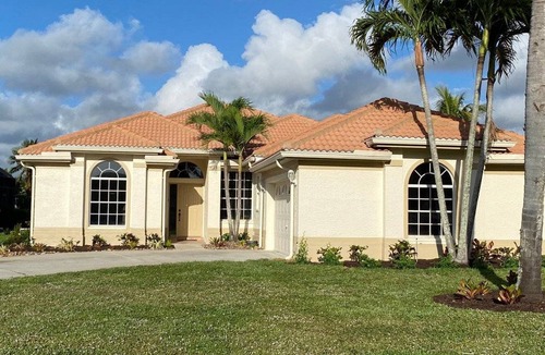Crown Pointe House | 192 m² House ∙ 3 bedrooms ∙ 4 guests