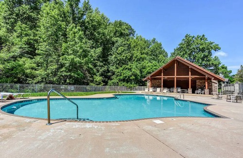Pigeon Forge Cabin | 193 m² Cabin ∙ 3 bedrooms ∙ 10 guests