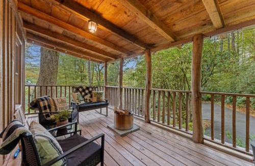 Mirror Lake House | 1930's Highlands Hideaway