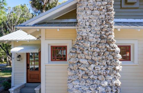 Yankeetown House | 1940 Cottage on the Nature Coast