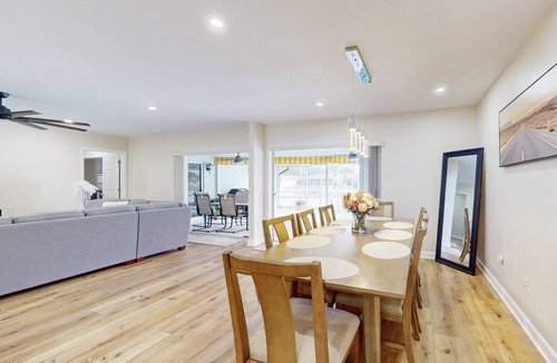 Clearwater House | 198 m² House ∙ 4 bedrooms ∙ 10 guests