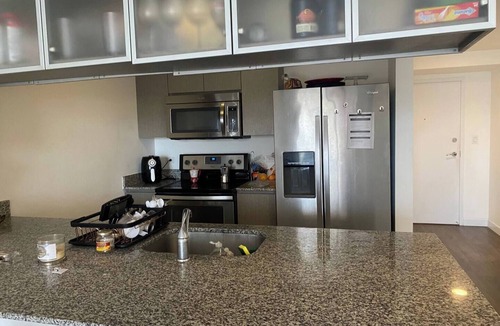 Town Square House | 1bed-1ba in downtown Miami with WiFi, fitness room, pool. Near all entertainment