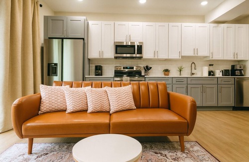 Mantua Apartment | 1Bed 1Bath Central KingBed W/D WIFI