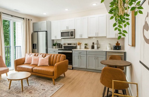 Mantua Apartment | 1Bed 1Bath Central KingBed W/D WIFI