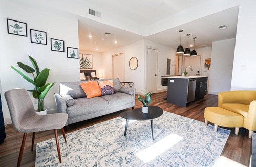 Brewerytown Apartment | 1BR Apt in Brewerytown Gym Balcony WD