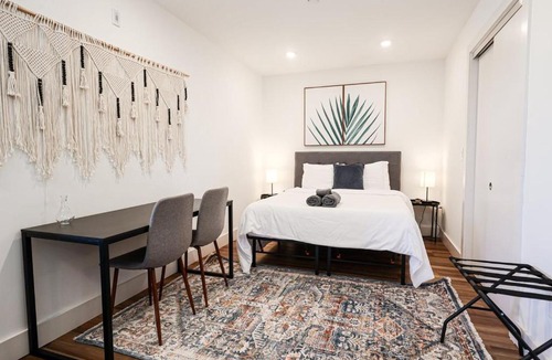 Brewerytown Apartment | 1BR Apt in Brewerytown Gym Balcony WD