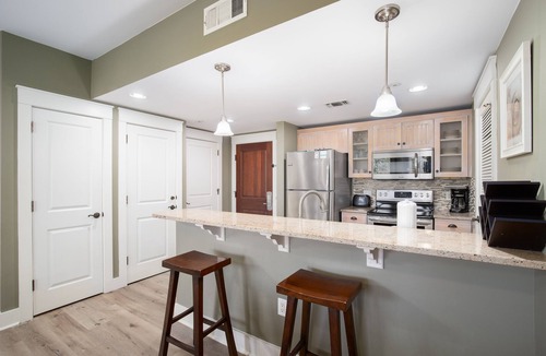 Baytowne Wharf Condo | 1BR Baytowne Condo w/GOLF CART! Walk to Wharf, Near Beach, Pool/Hot Tub, Tram