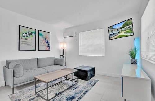 Hallandale Beach House | 1BR Charming duplex in Hallandale Beach w Living room parking #2