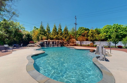 Lower Township House | 1BR King Bed Sofa Bed Sleeps 4 POOL - 1