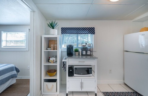 Crystal River House | 1BR NEAR WATER + HEART of CR RIVER-Manatees, Golf, Fish, Beach, Food