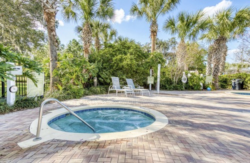 Bahama Bay Condo | 1st floor condo w/gym, restaurant, sauna, tennis court, limited-mobility access