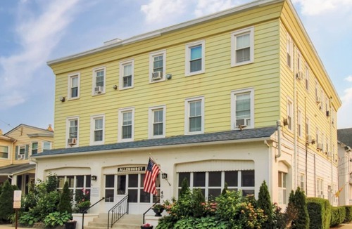 Wall Apartment | 1st Floor Studio 2 Blocks to Beach & Main Ave | Quiet & Bright | Near Asbury