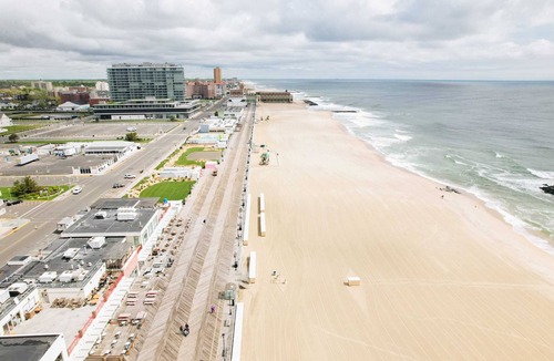 Wall Apartment | 1st Floor Studio 2 Blocks to Beach & Main Ave | Quiet & Bright | Near Asbury