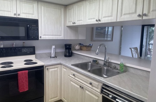 Bokeelia Condo | 2/2.5 condo with docking available for your boat and pools for soaking