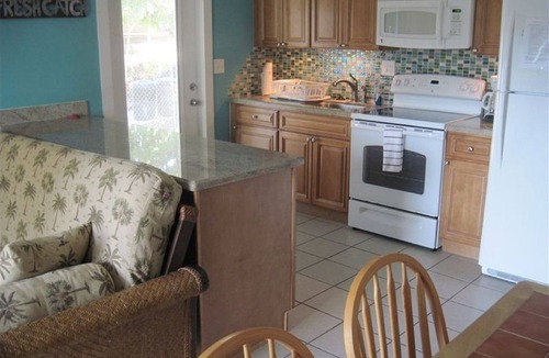 Marathon House | 2/2 Duplex, Pool, Tiki Hut, Duck Key, Clean Clear Canal