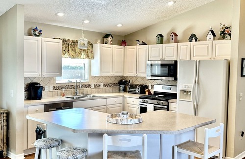 Lynnhaven House | 2/2 in The Village of Lynnhaven