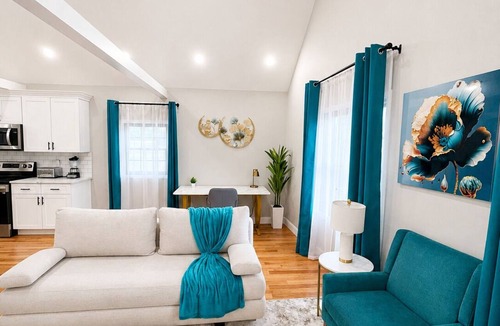Scotch Plains Apartment | 2 Apts, 2bd 2ba, Sleeps 10, Clean & Reliable, Near NYC