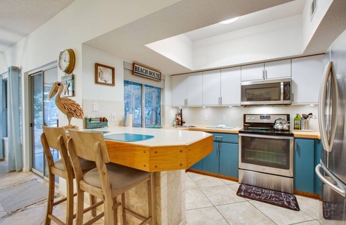 Gulf Pines Cottage | 2 BDR Cottage in Hidden Dunes | Steps to pool | 4 minute walk to beach
