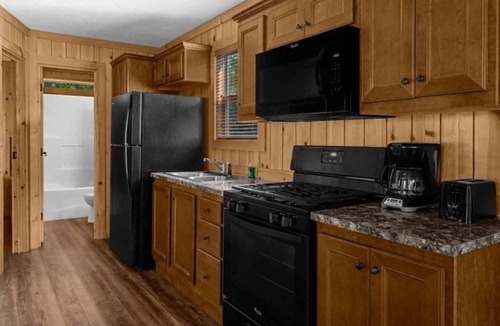 Lower Township Cabin | 2 Bdrm Cottage near Wildwood!
