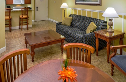 Bostroms Condo | 2 BDRM COVE ON ORMOND BEACH~ AQUARIUM, POOLS, RIGHT ON BEACH, DINING