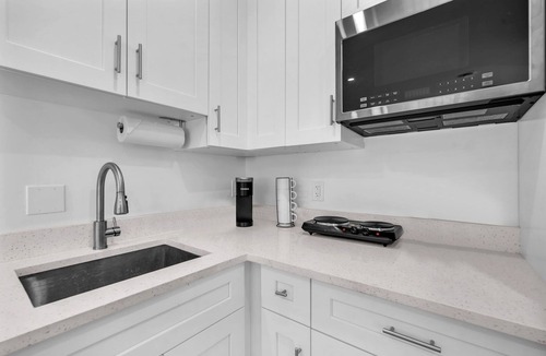 North Beach Apartment | #2 - Beachside Studio Steps to Hollywood Beach