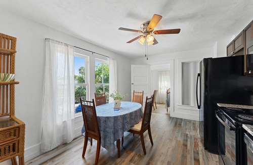 Historic District Apartment | 2 bed, 1 bath, 2nd floor apartment in the heart of downtown, historic New Smyrna Beach.