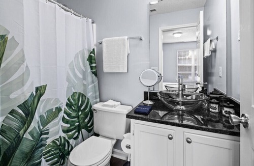 Concord Condo | 2 bed/2 Full Bath+Washer and Dryer and Com Kitchen