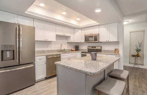 Nichols Condo | 2 Bed Condo w/Pool 1 hr to Theme Parks and Beaches