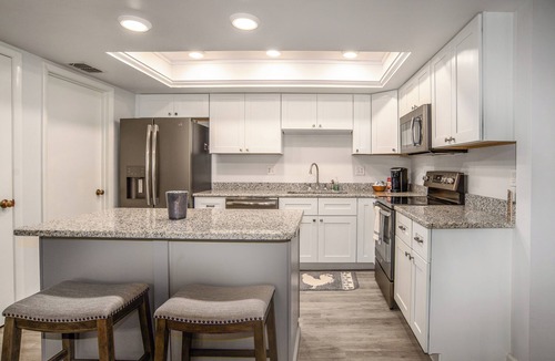 Nichols Condo | 2 Bed Condo w/Pool 1 hr to Theme Parks and Beaches
