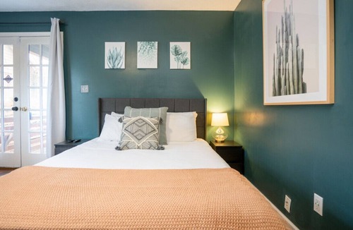 Reynoldstown House | 2 Bed Flat Shoals · Central to it all! Stay in Historic Reynoldstown!