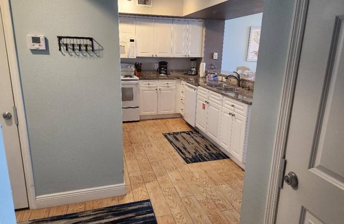 Panama City Beach Resort | 2 bedroom 2 bathroom Condo Emerald beach 2430 Free" 2 Beach chairs & 1 umbrella!