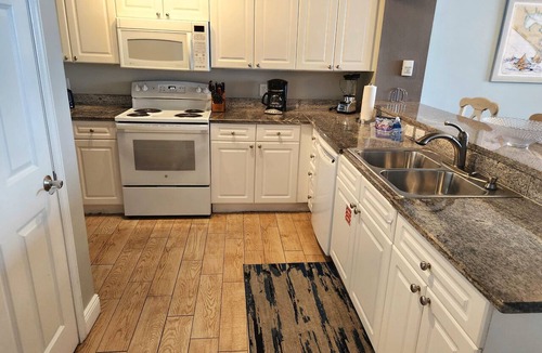 Panama City Beach Resort | 2 bedroom 2 bathroom Condo Emerald beach 2430 Free" 2 Beach chairs & 1 umbrella!