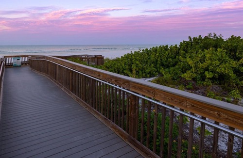 Marco Island Villa | 2 bedroom/2 bath Marriott's Crystal Shores Villa Poolside Floor 6th-15th
