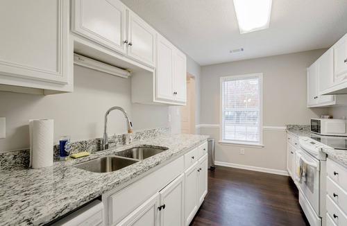 Harbison House | 2 bedroom 2 bath patio home (13hv)