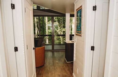 Tracy City House | 2 Bedroom-/ 2 Bath Sweet Retreat at Waters Edge / With Loft and Hot Tub