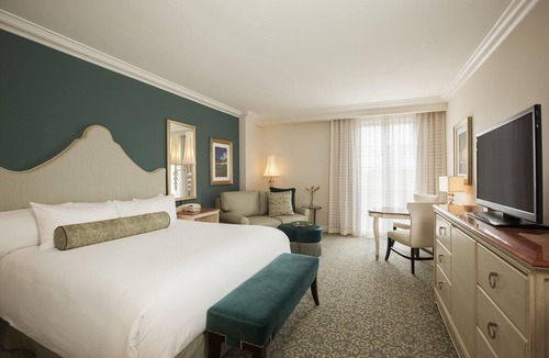 Florida Center Hotel | 2 Bedroom 3 Bathroom Villa Suite @ Universal's Loews Portofino Bay Hotel