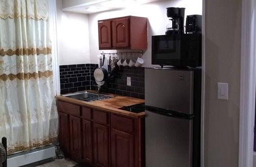 Harlem Hotel | 2 BEDROOM 3RD FLOOR RENOVATED W/KITCHEN - 3 MINUTES TO SUBWAY