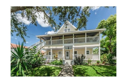 Downtown Dunedin Apartment | 2 Bedroom Apt Overlooking Dunedin Town Square