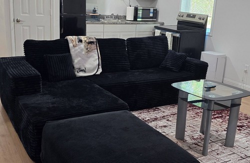 Stockbridge House | 2-bedroom building in charming Stockbridge with cool AC