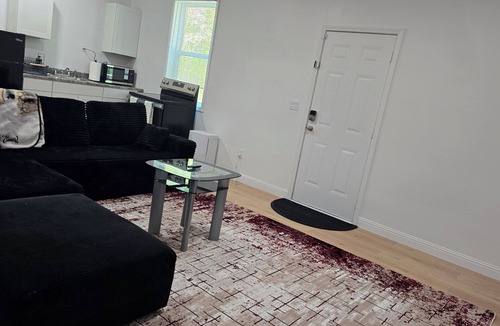 Stockbridge House | 2-bedroom building in charming Stockbridge with cool AC