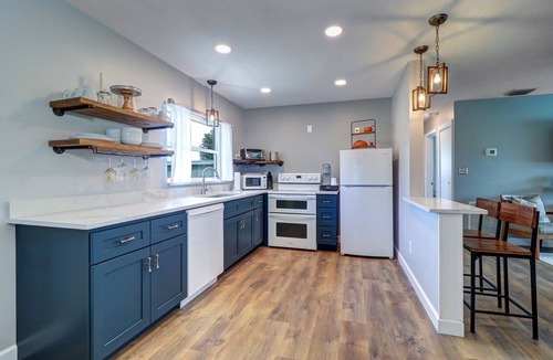Largo House | 2 Bedroom Bungalow With Hot Tub Near Indian Rocks Beach