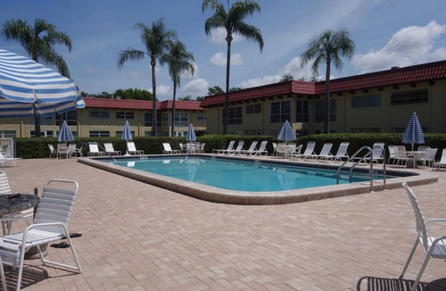 Clearwater Condo | 2 bedroom condo in Largo Florida.Clearwater (3 month minimum)