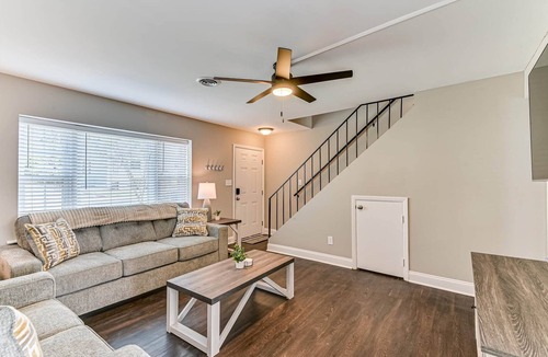 Summerville House | 2 Bedroom Furnished Townhome Augusta 2482C