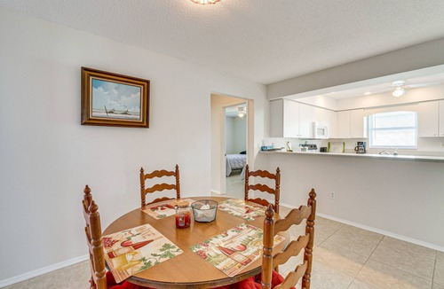 Pebble Beach House | 2 Bedroom Home on the West Coast of Florida. Relax and enjoy the sun and fun!
