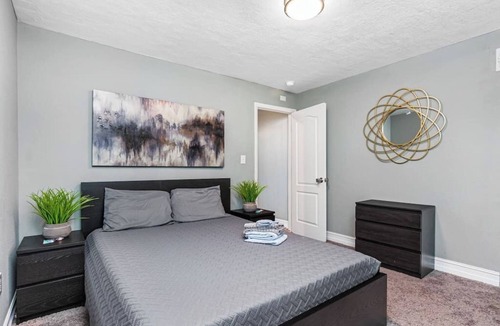 Safety Harbor House | 2 bedroom House in Clearwater w/access to Swimming Pool