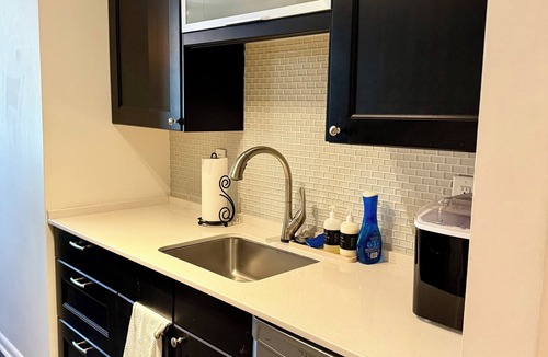 Midtown Condo | 2-Bedroom Midtown Condo — 12 min from Stadium