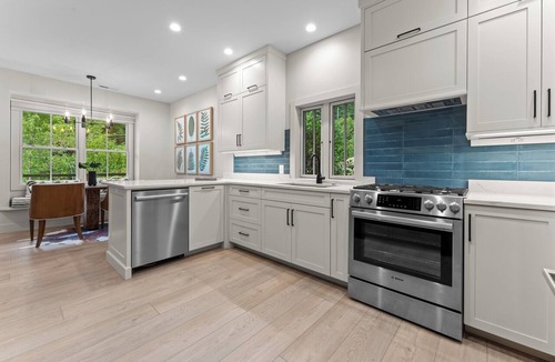 Highlands Hills House | 2-bedroom Townhome In Peaceful Highlands Available For Monthly Rentals