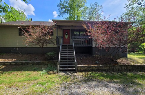Ellijay House | 2-bedroom vacation home just 6 minutes from town.
