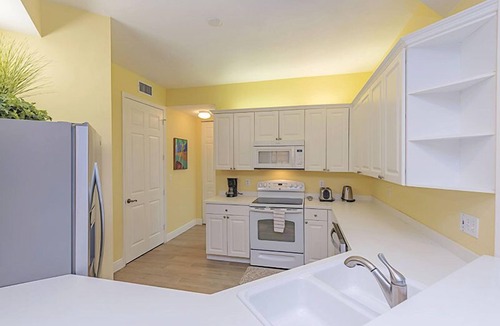 Vanderbilt Beach Condo | 2 Blocks From The Beach With Bay And Gulf Views - Reg 2-1004