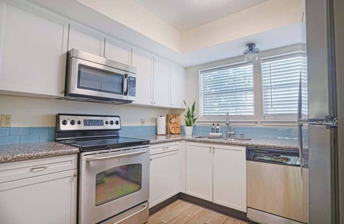 Jacksonville Beach House | 2 Blocks to Ocean: Retreat at Jax Beach Bungalow